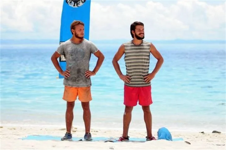 Murat ve Hilmi Cem aynı kıza aşık olursa..