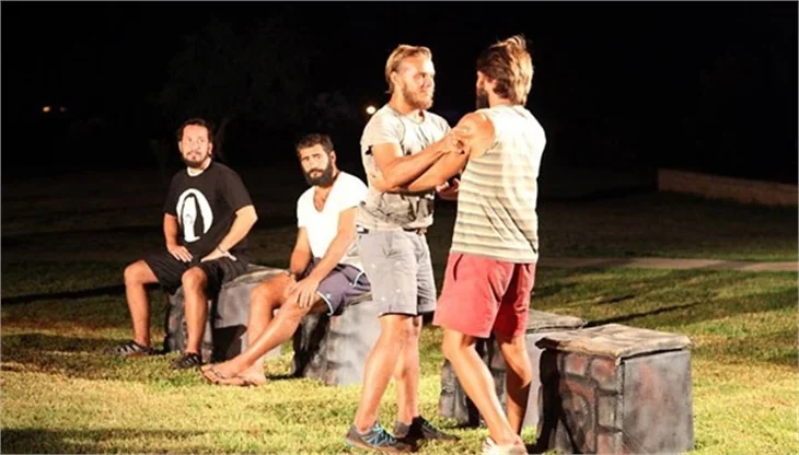 Murat ve Hilmi Cem aynı kıza aşık olursa..