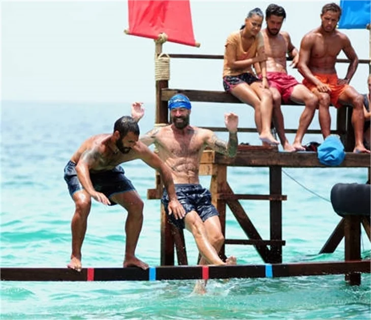 Murat ve Hilmi Cem aynı kıza aşık olursa..