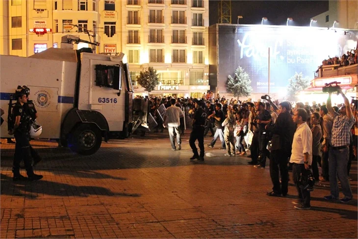 Göstericiler iftar sonrası Gezi Parkı'na akın etti!