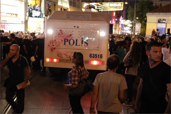 Göstericiler iftar sonrası Gezi Parkı'na akın etti!