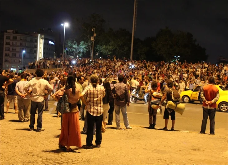 Göstericiler iftar sonrası Gezi Parkı'na akın etti!