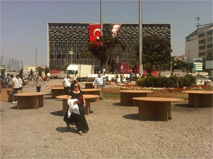 Taksim Meydanı'nda TOMA'lı iftar!