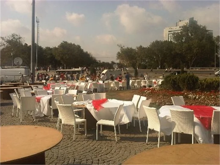 Taksim Meydanı'nda TOMA'lı iftar!