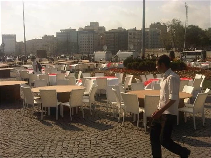 Taksim Meydanı'nda TOMA'lı iftar!