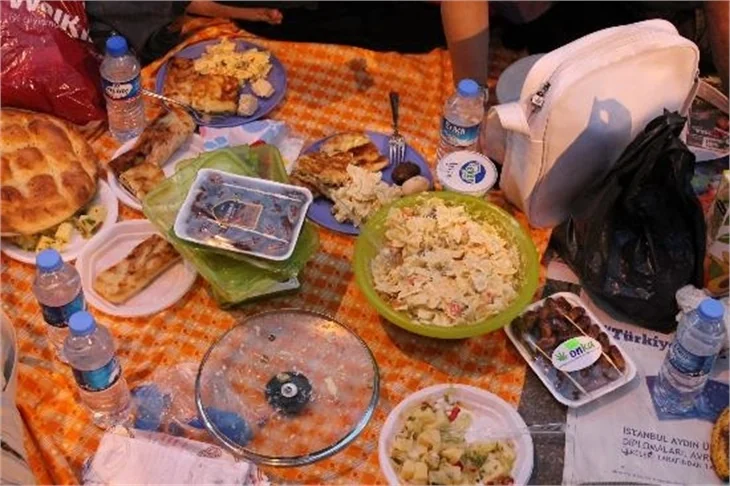 Taksim Meydanı'nda TOMA'lı iftar!