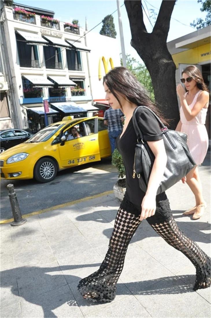Merve Boluğur'u görenler şaştı kaldı!