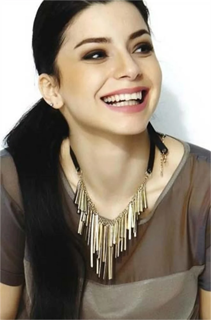 Merve Boluğur'u görenler şaştı kaldı!