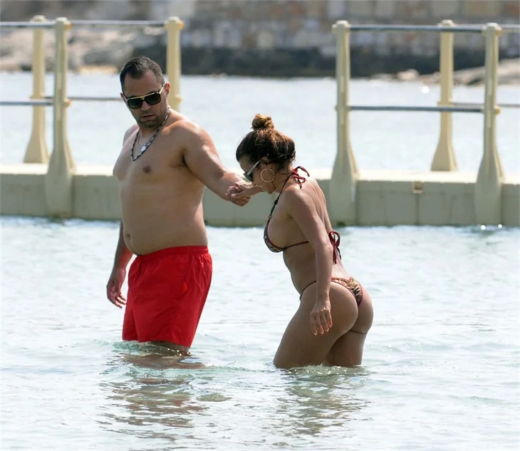 Vida Guerra'nın Çeşme tatili sürüyor