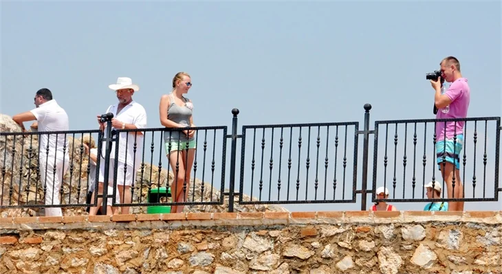 Alanya Kalesi'ne turist akını