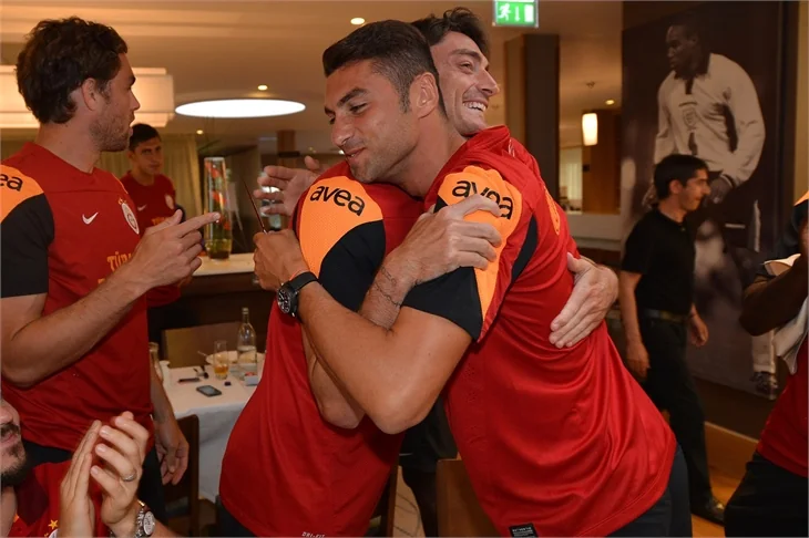 Kral'a İngiltere'de doğumgünü