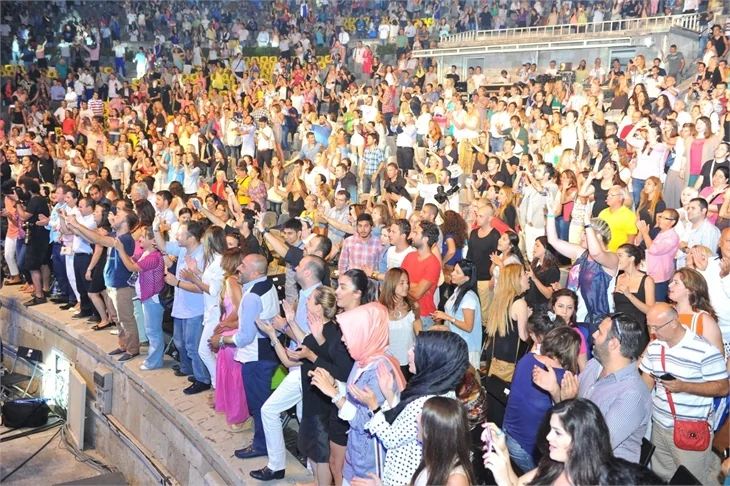 Ebru Gündeş'in Açıkhava şöleni...