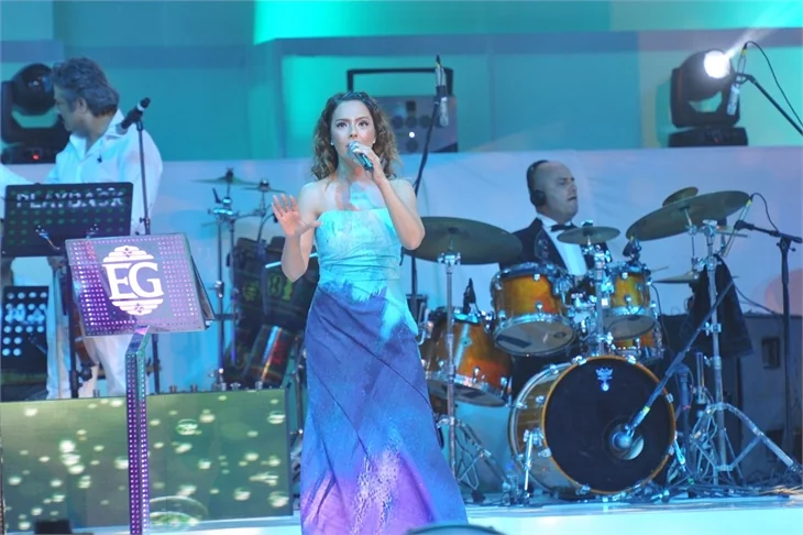 Ebru Gündeş'in Açıkhava şöleni...