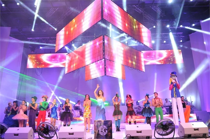 Ebru Gündeş'in Açıkhava şöleni...