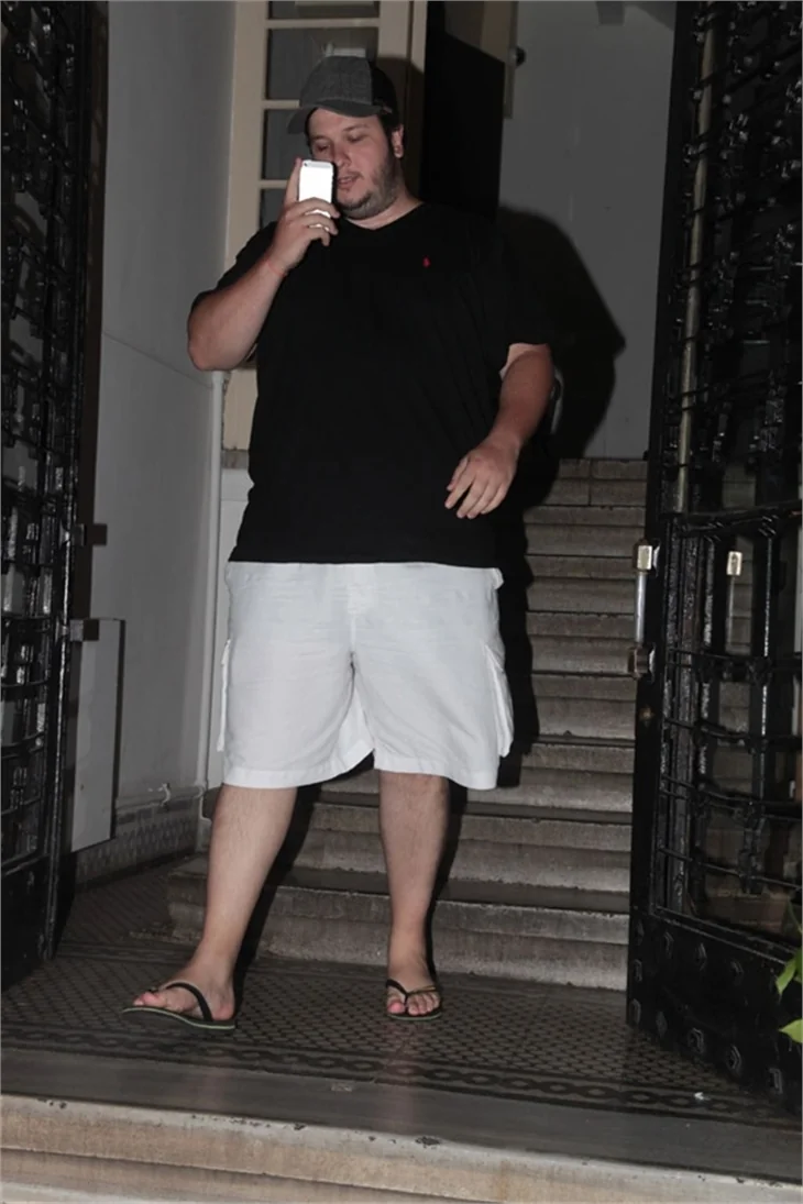 Şahan Gökbakar paparazziliğe iyice merak sardı!
