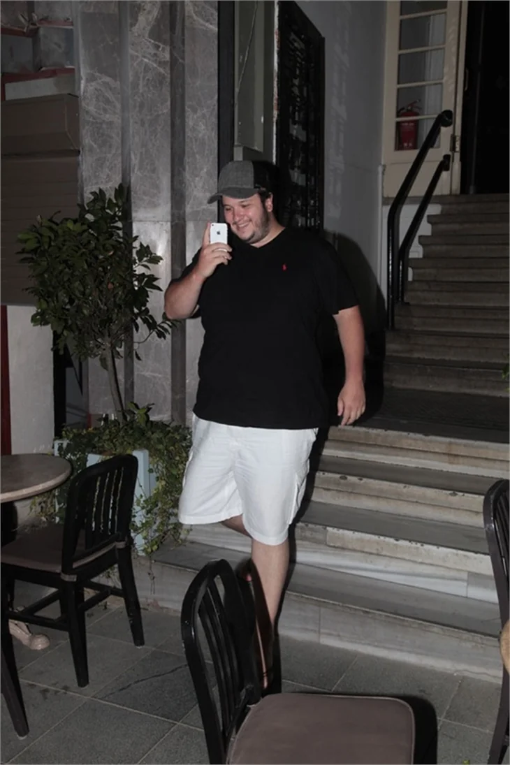 Şahan Gökbakar paparazziliğe iyice merak sardı!