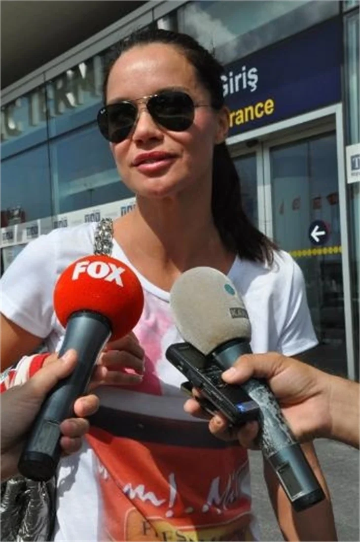 Ebru Şallı: Boşandık ama evleri ayırmadık!