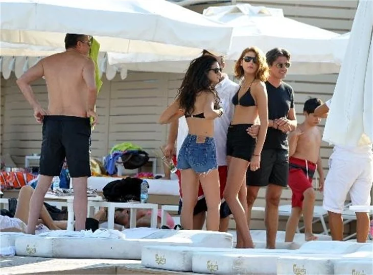 Senem de Çeşme'yi tercih etti