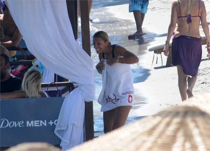 Çeşme'ye ünlü akını!