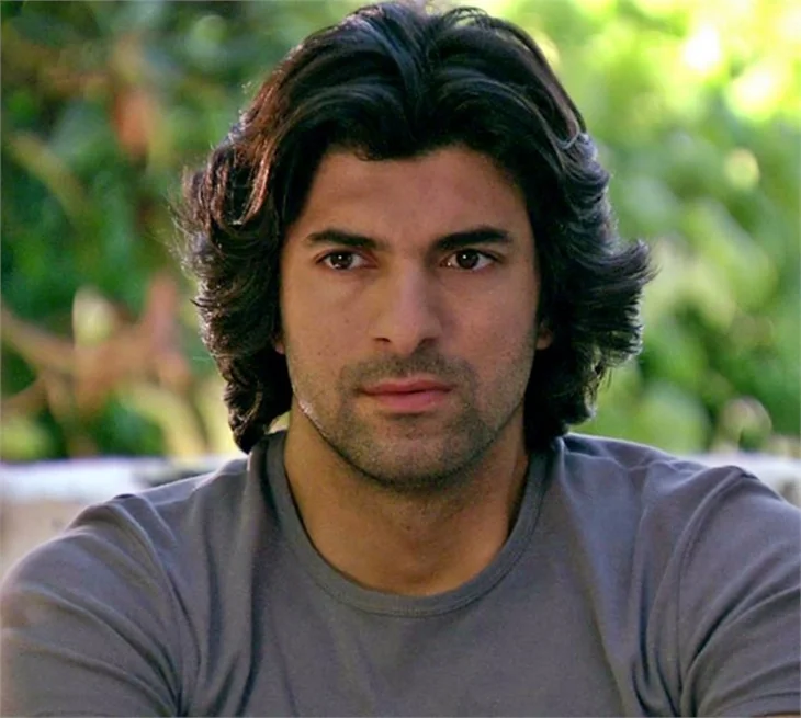 Engin Akyürek ve Farah Zeynep'ten aşkı hatırlatmanın hikayesi!