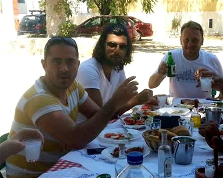 Engin Akyürek ve Farah Zeynep'ten aşkı hatırlatmanın hikayesi!