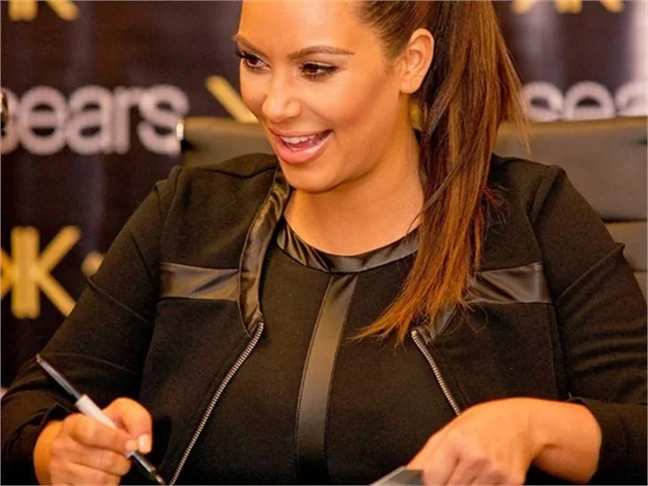 Kim Kardashian canlı yayında yine hayrete düşürdü!