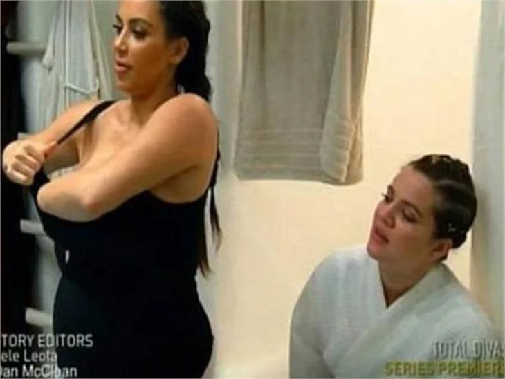 Kim Kardashian canlı yayında yine hayrete düşürdü!