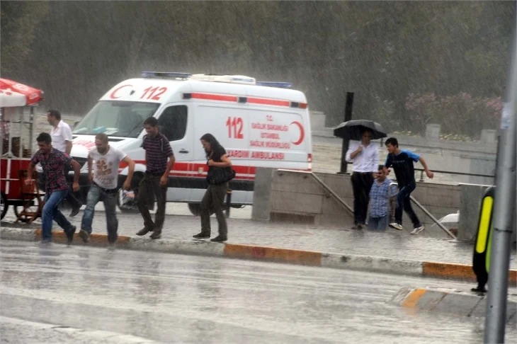 İstanbul'da yaz yağmuru!