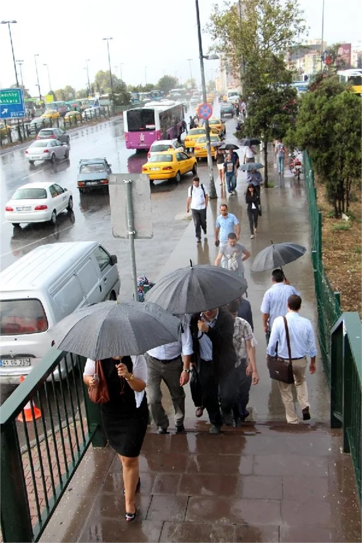 İstanbul'da yaz yağmuru!