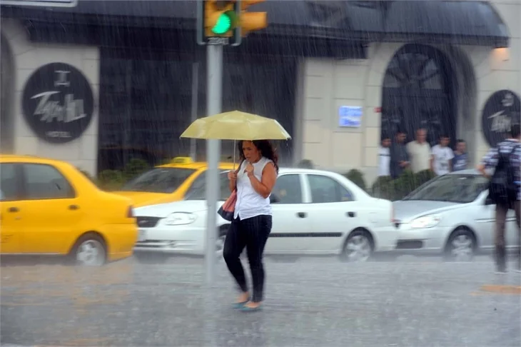 İstanbul'da yaz yağmuru!