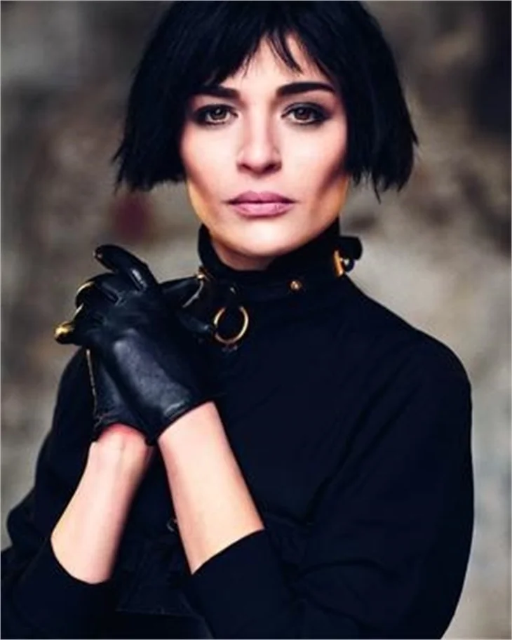 Ne çektin be Gonca!