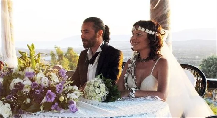 Evrim Solmaz ve Arda Şener evlendi!