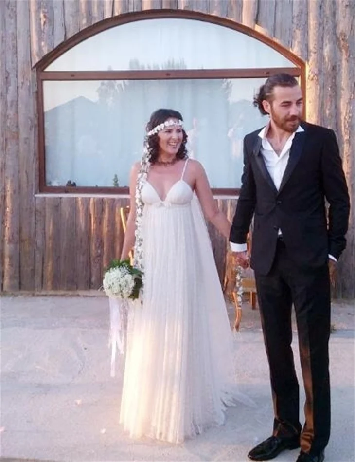 Evrim Solmaz ve Arda Şener evlendi!