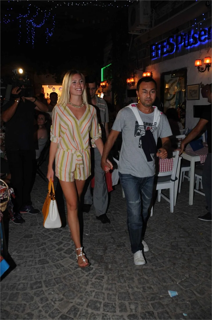 Serdar Ortaç, Chloe ile alışverişe çıktı!