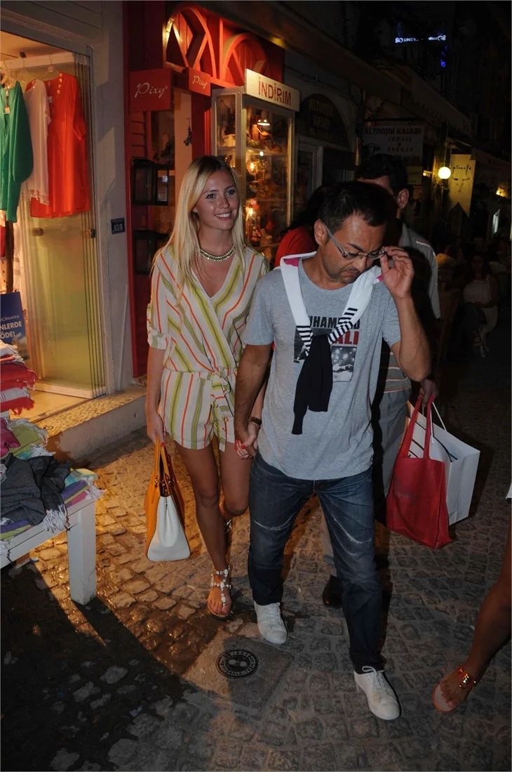 Serdar Ortaç, Chloe ile alışverişe çıktı!