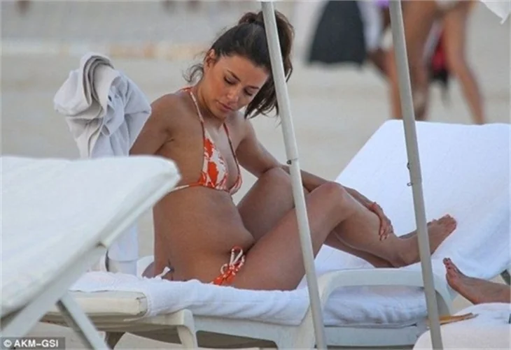İnce görüneceğim diye 'ne çektin be Eva Longoria'!
