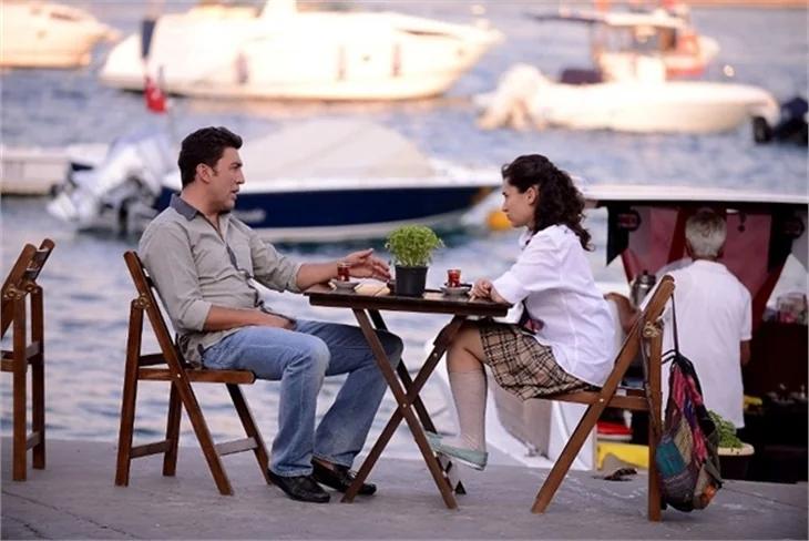 Kerem ve Zeynep arasında sürpriz yakınlaşma