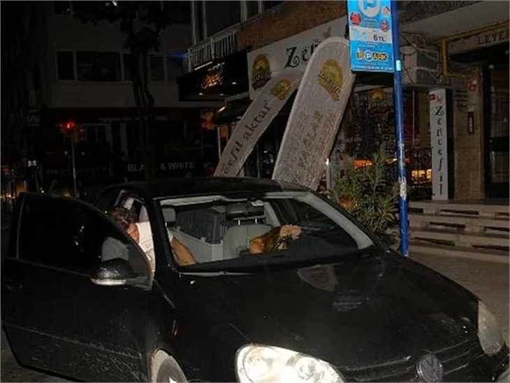 Özge Özder nereye saklanacağını bilemedi!