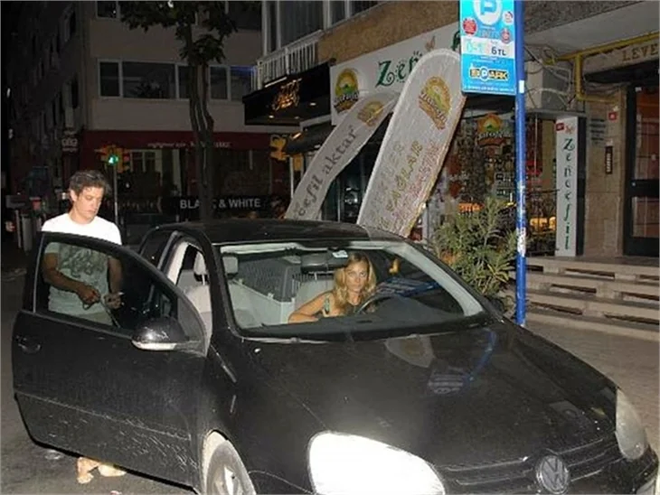 Özge Özder nereye saklanacağını bilemedi!