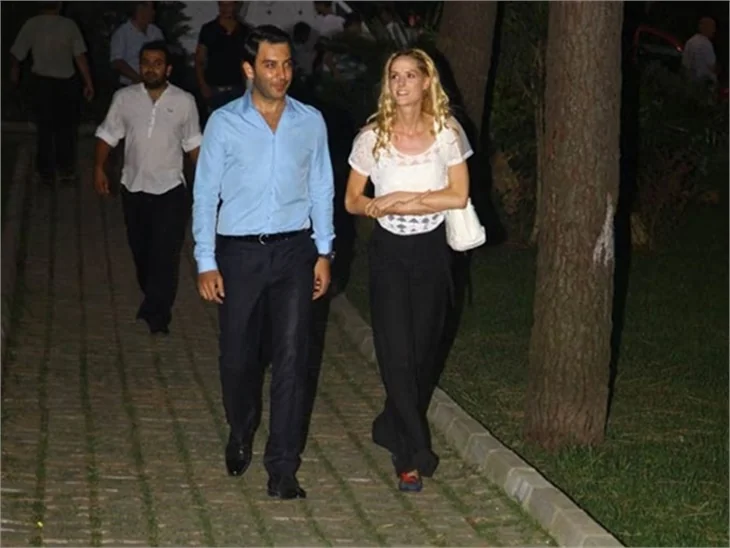 Wilma Elles iftar kuyruğunda!