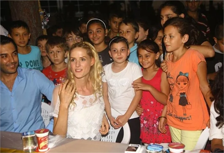 Wilma Elles iftar kuyruğunda!