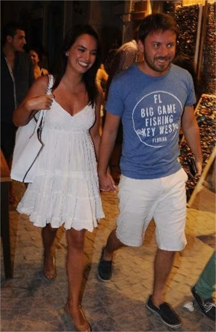 Tolga Güleç ve Yeliz Şar balayını Çeşme'de yapıyor!