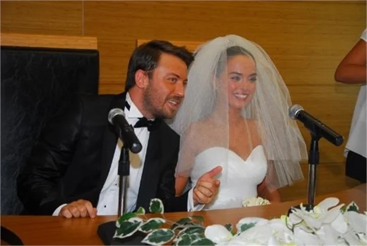 Tolga Güleç ve Yeliz Şar balayını Çeşme'de yapıyor!