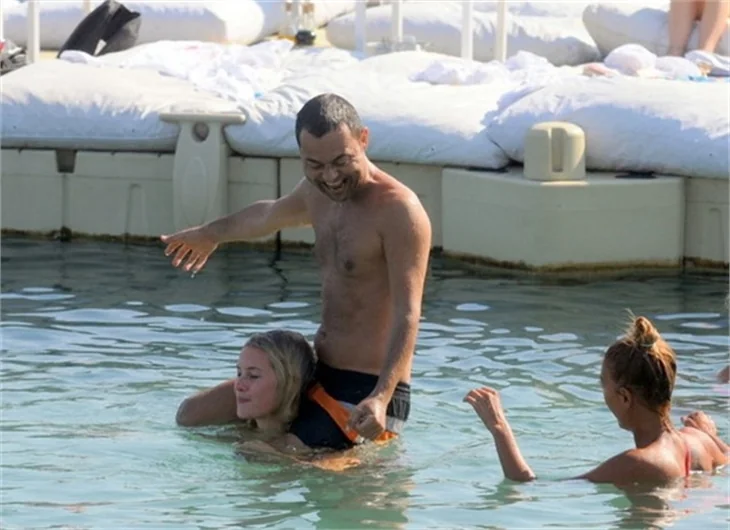 Serdar Ortaç'a tatil 100 bin dolara patladı