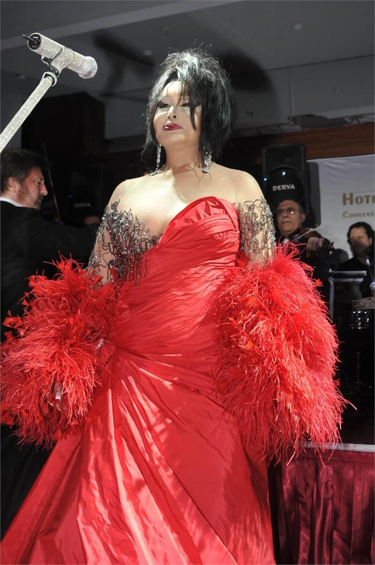 Bülent Ersoy'dan Ajda Pekkan'a sert tepki!