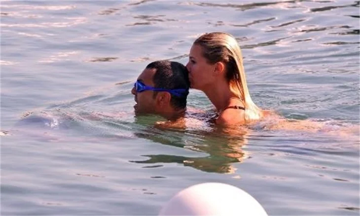 Chloe, Serdar Ortaç'ı 20 bin TL'den etti!
