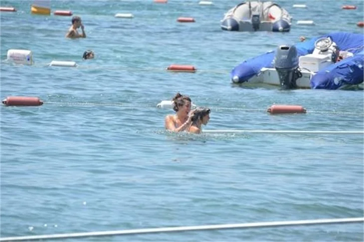 Ozan Güven eski eşiyle tatilde!