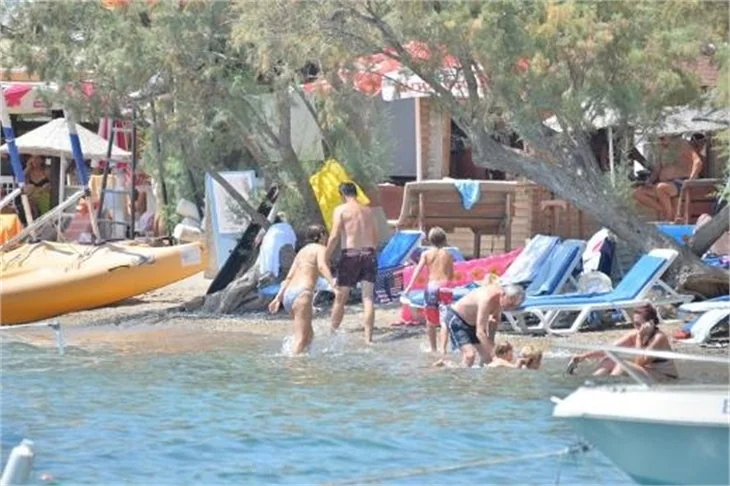 Ozan Güven eski eşiyle tatilde!