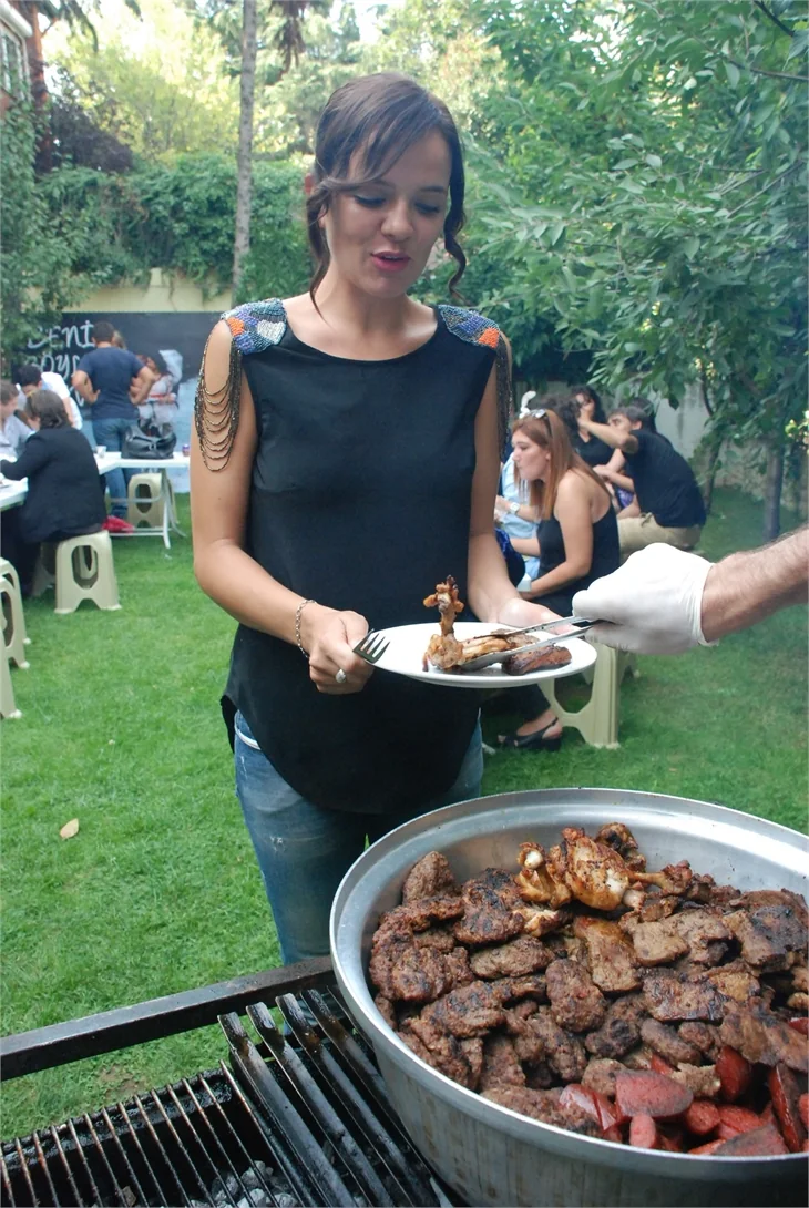 Beni Böyle Sev'de mangal keyfi!