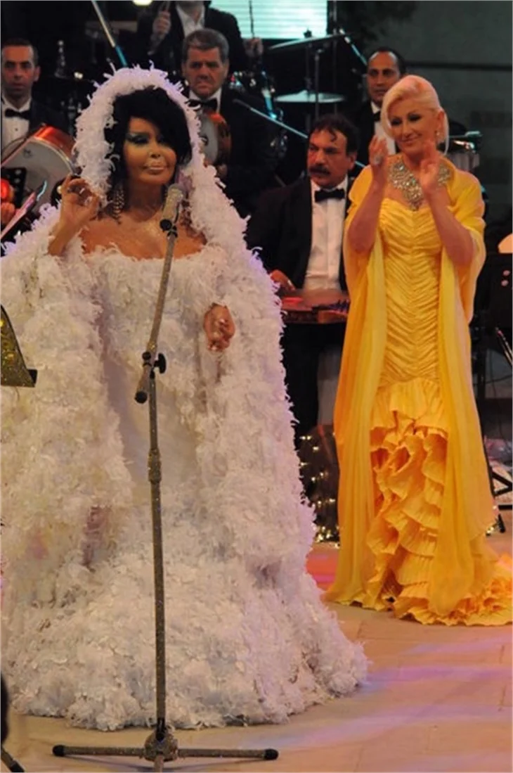 Bülent Ersoy'dan Ajda Pekkan'a: Hödük, ucube!...